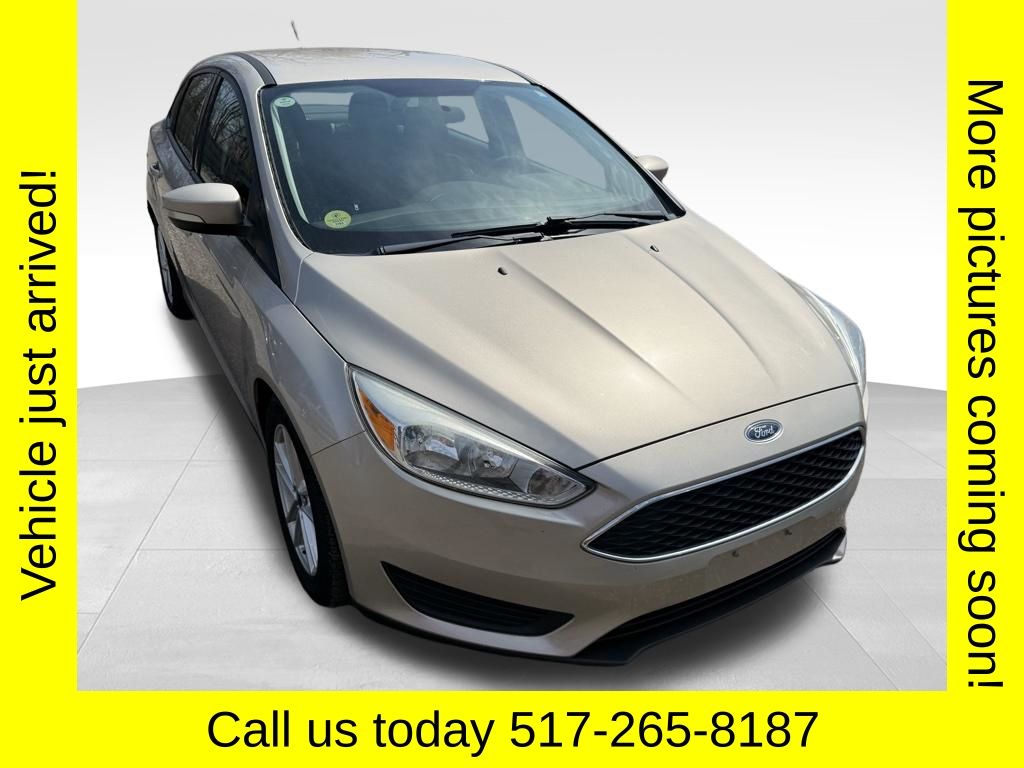 White Gold 2018 Ford Focus SE Sedan Front-Wheel Drive 6-Speed Automatic