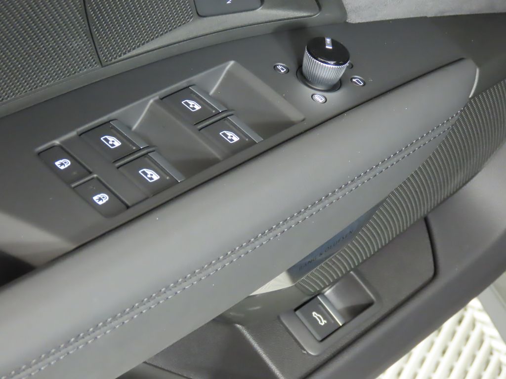 Thumbnail: 2026 Audi e-tron GT - 31