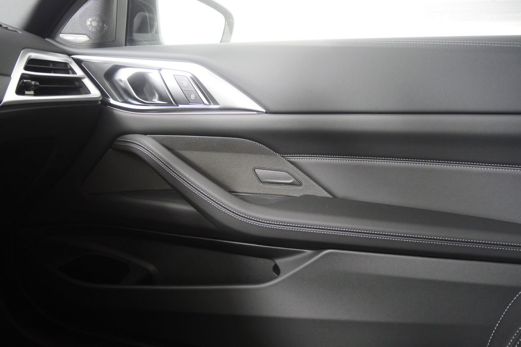 Thumbnail: 2026 BMW 4 Series - 21