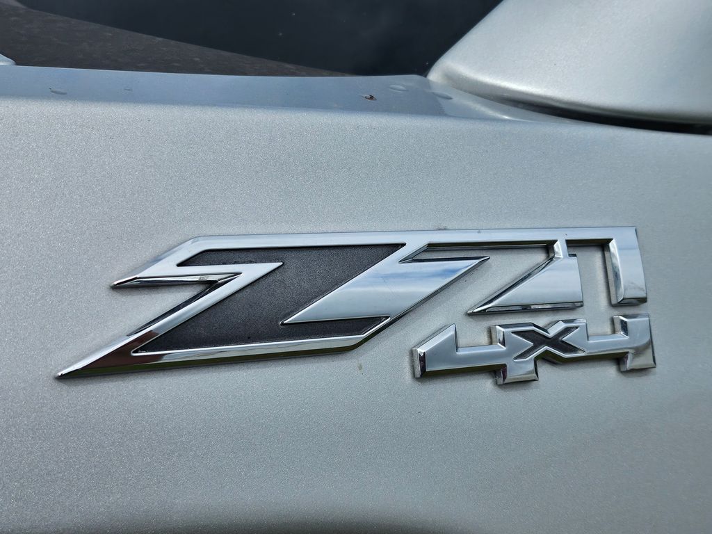 2015 Quicksilver Metallic GMC Sierra 1500 SLE 4X4 Truck