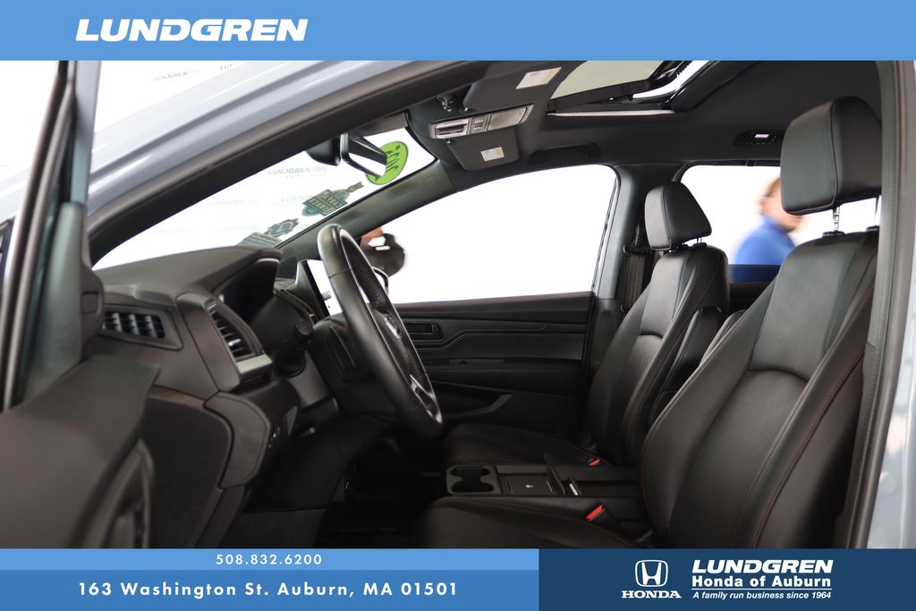 Used 2025 Honda Odyssey Van