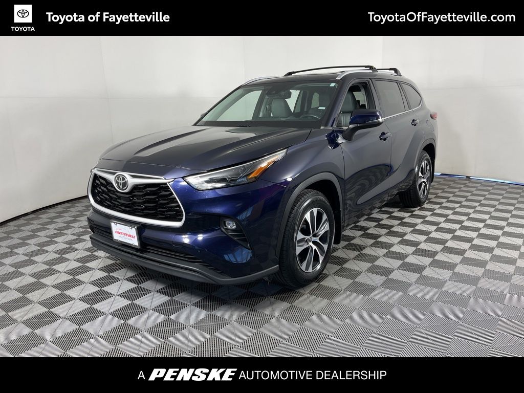 2023 Toyota Highlander XLE -
                Fayetteville, AR