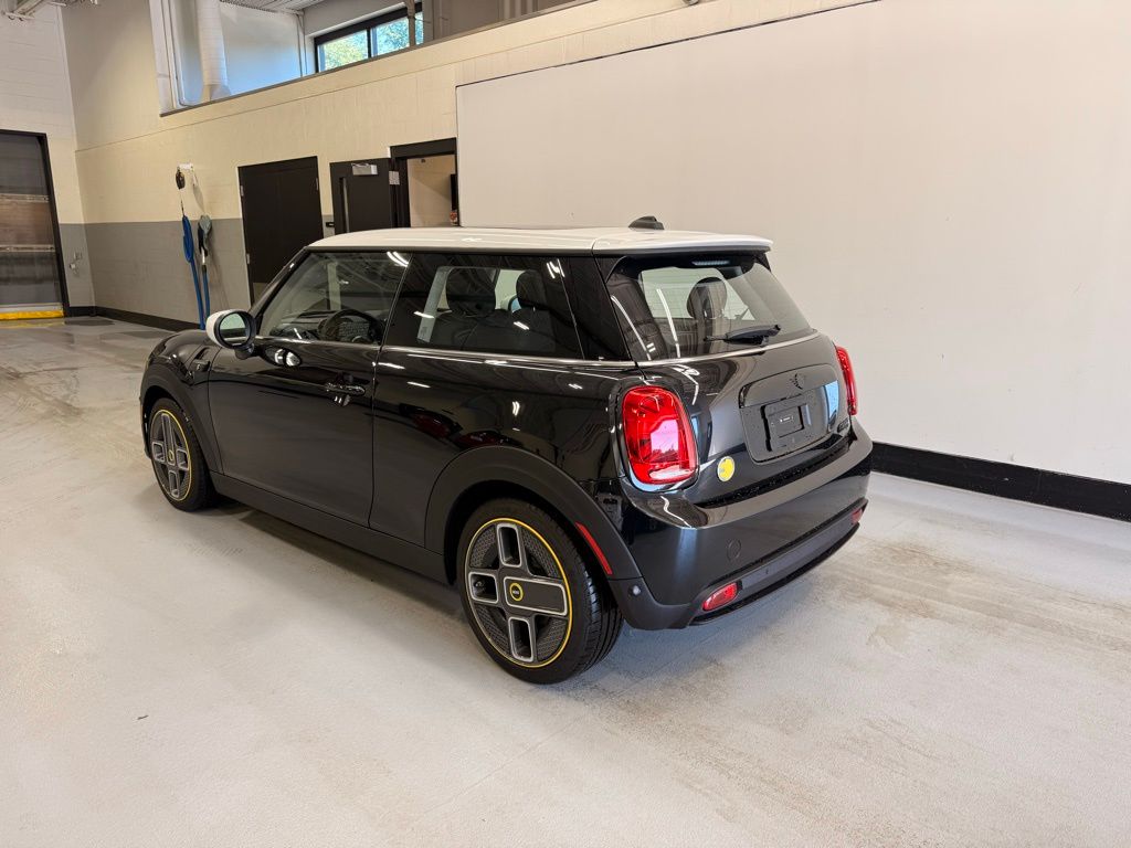 Thumbnail: 2024 MINI Cooper - 3
