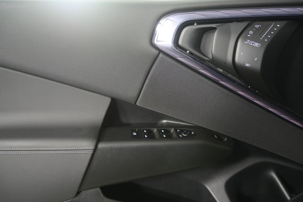 Thumbnail: 2025 BMW X3 - 9