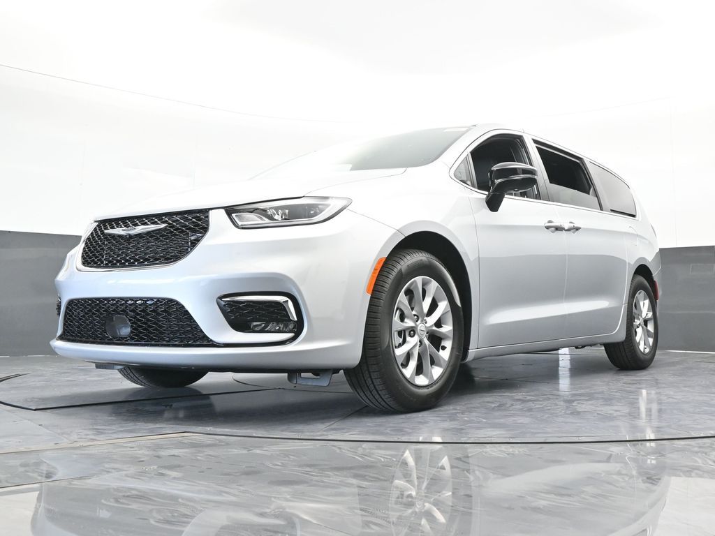 New 2026 Silver Mist Clearcoat Chrysler Limited image 56