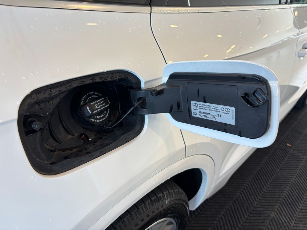 2023 Audi Q5 45 S line Premium