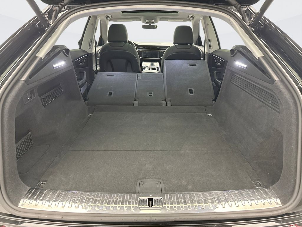 Thumbnail: 2022 Audi Q8 - 23