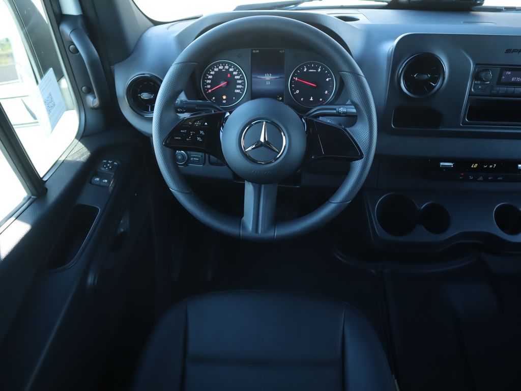 Thumbnail: 2025 Mercedes-Benz Sprinter - 12