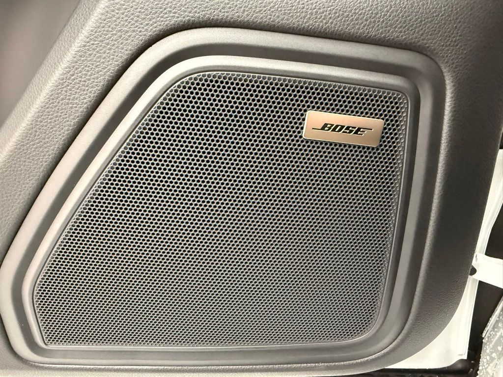 Thumbnail: 2026 Porsche Macan - 17