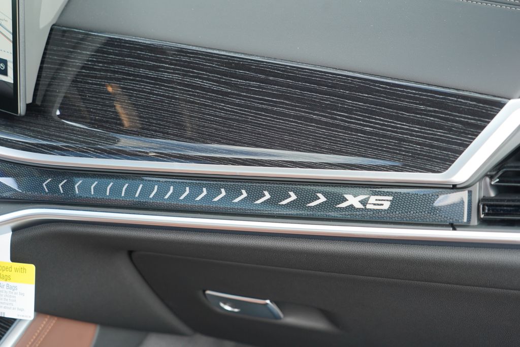 Thumbnail: 2026 BMW X5 - 17