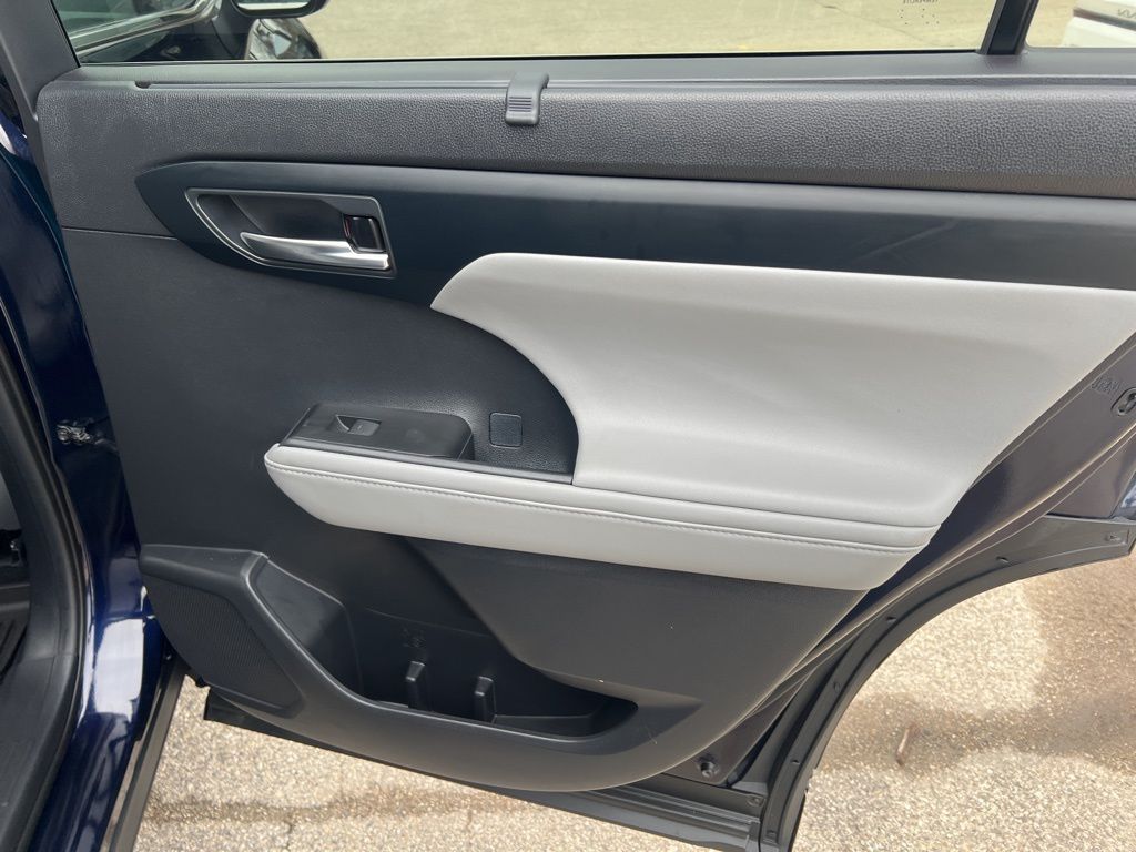 2021 Toyota Highlander XLE photo