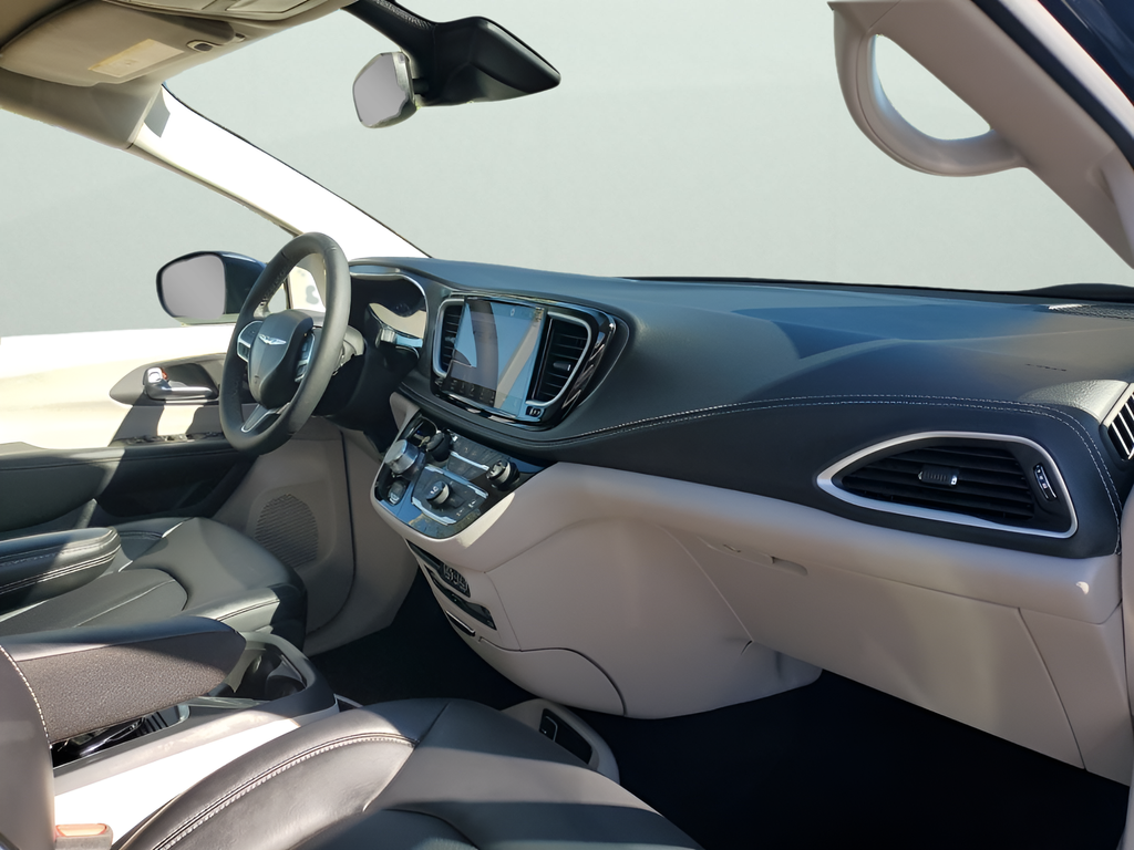 Used Car 2023 Chrysler Pacifica  Touring L For Sale Under $40,000 In Austin, Texas