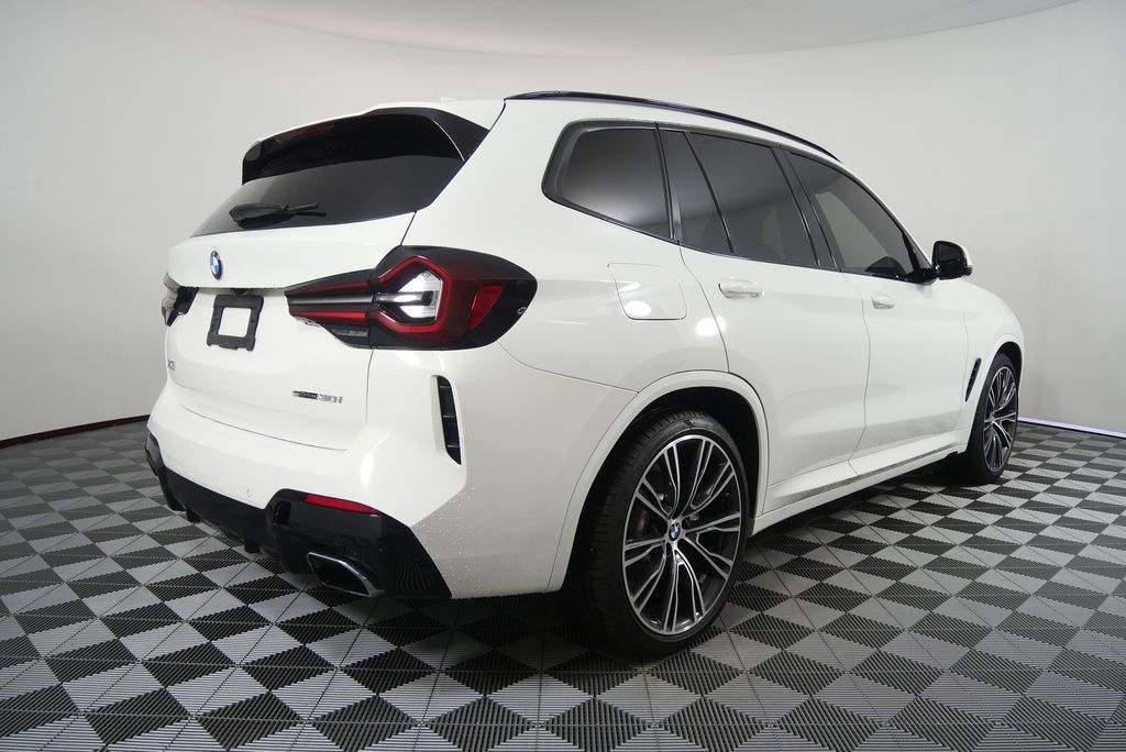 Thumbnail: 2022 BMW X3 - 3