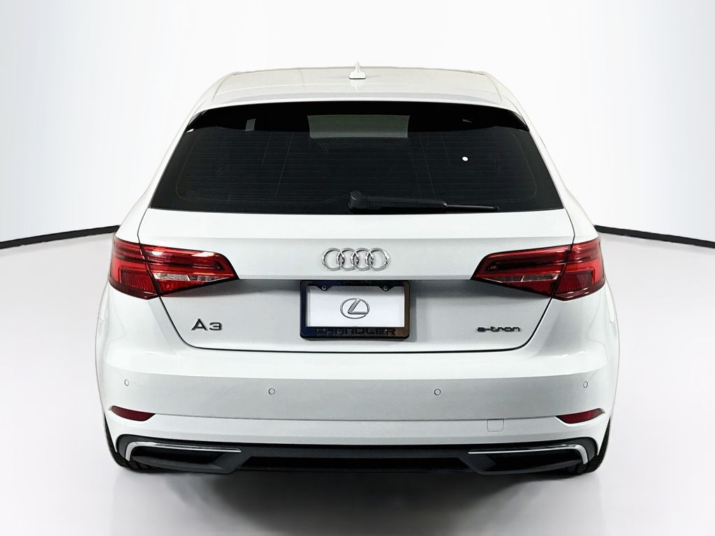 Thumbnail: 2018 Audi A3 e-tron - 6