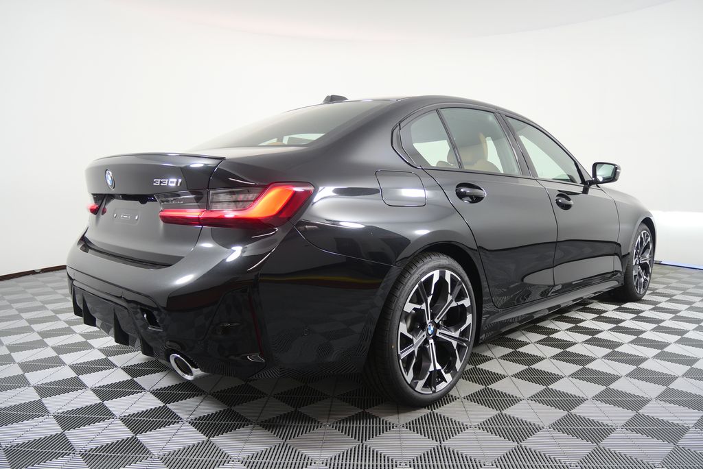 Thumbnail: 2026 BMW 3 Series - 3