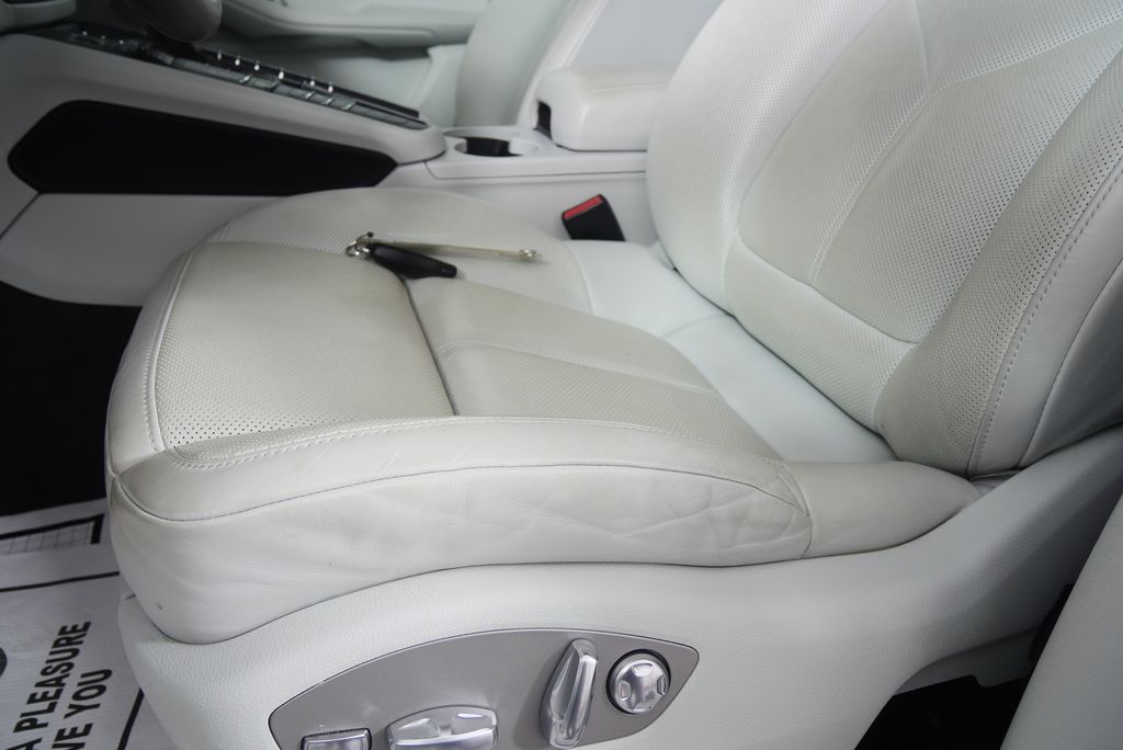 Thumbnail: 2021 Porsche Macan - 10