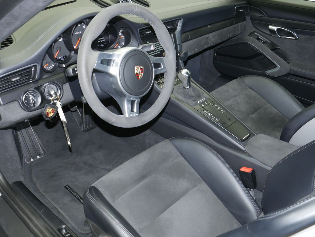 Thumbnail: 2015 Porsche 911 - 5