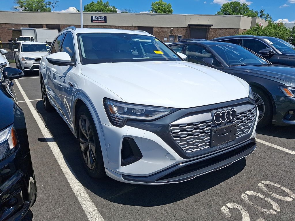 Thumbnail: 2024 Audi Q8 e-tron - 3