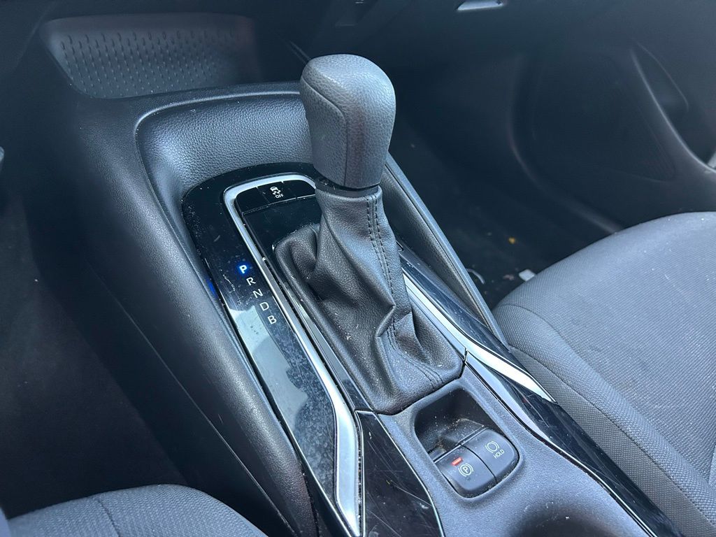 2021 Toyota Corolla LE 26