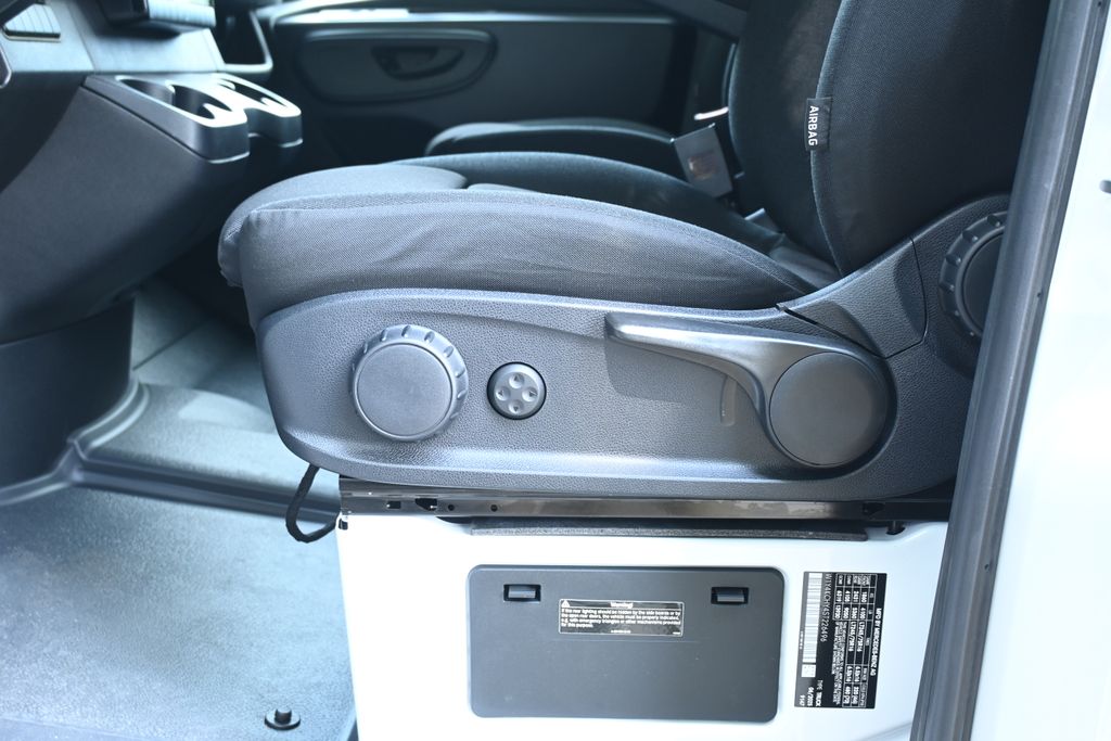 Thumbnail: 2025 Mercedes-Benz Sprinter - 15