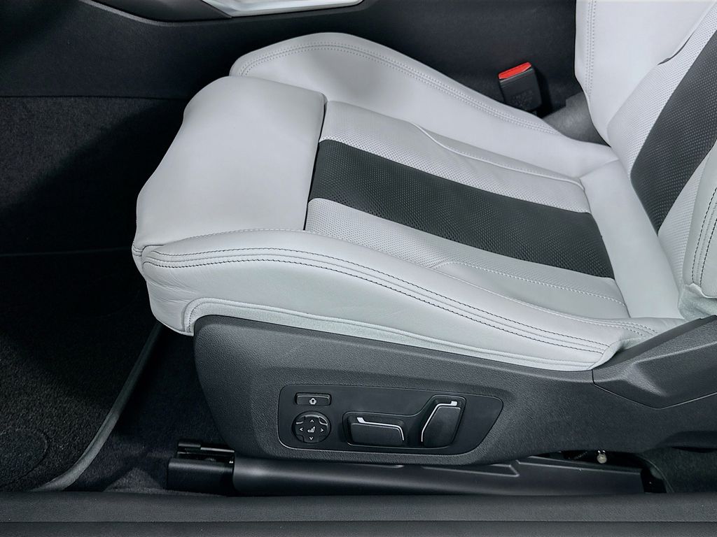 Thumbnail: 2026 BMW M4 - 21