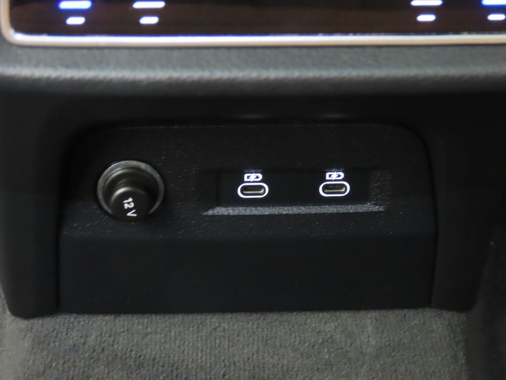 Thumbnail: 2022 Audi e-tron - 27