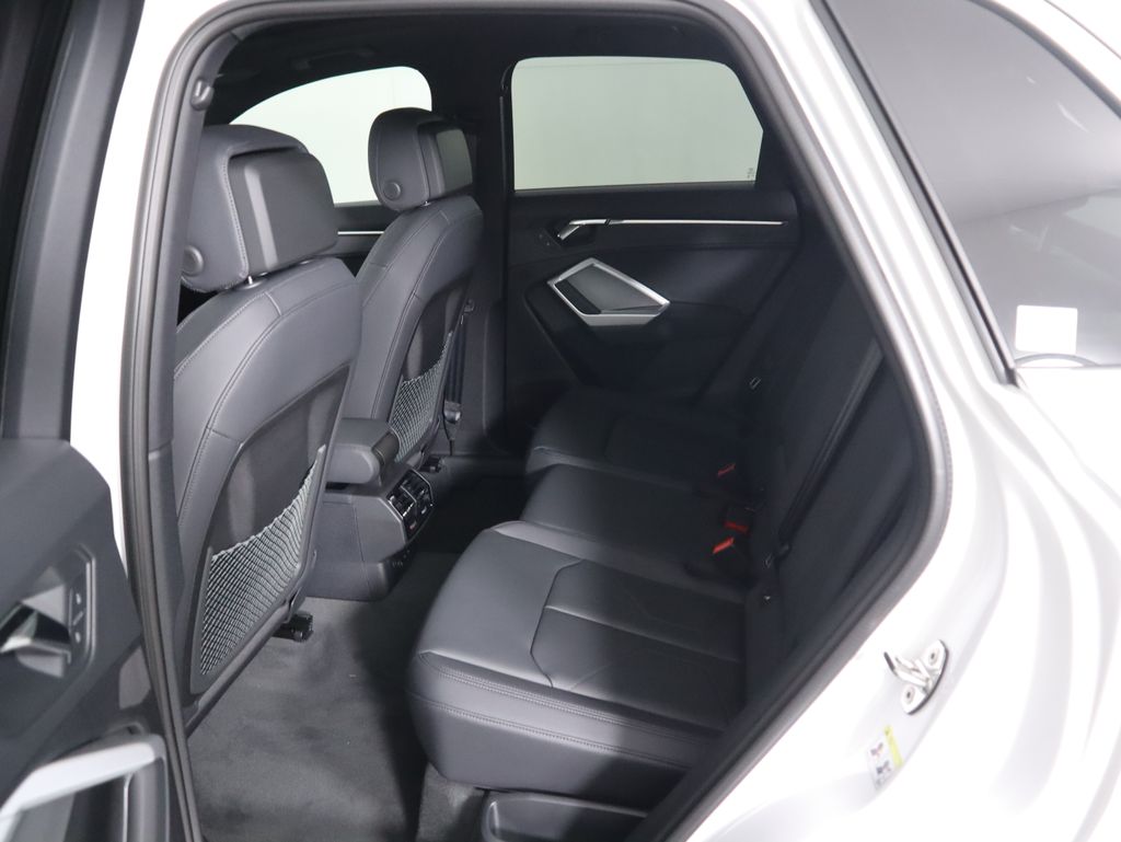 Thumbnail: 2025 Audi Q3 - 22