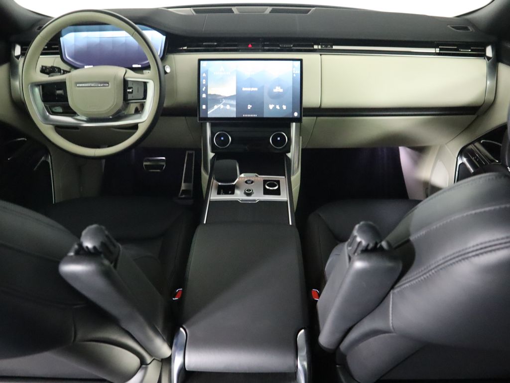 2023 Land Rover Range Rover SE 13