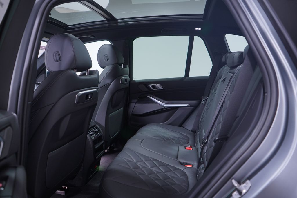 Thumbnail: 2026 BMW X5 - 9