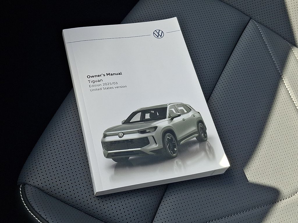 Thumbnail: 2025 Volkswagen Tiguan - 25