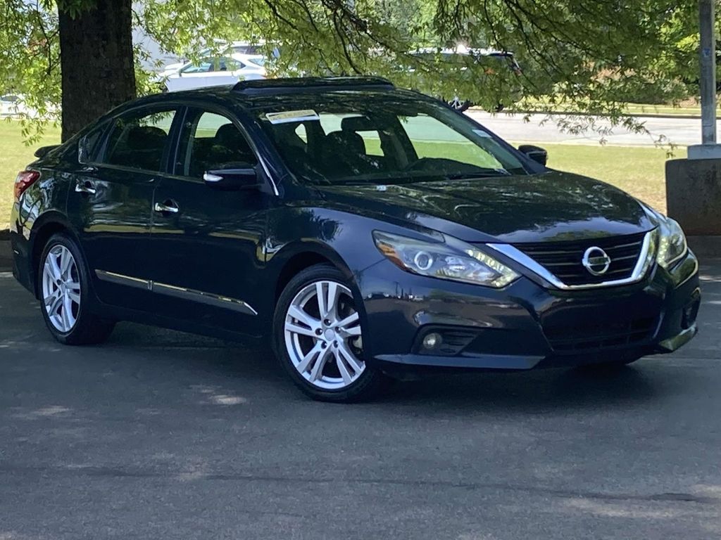 Blue 2016 Nissan Altima 3.5 SL Sedan Front-Wheel Drive Continuously Variable Transmission