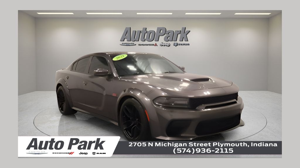 2021 Dodge Charger Gris (Granite Crystal Metallic Clearcoat) Sedán Tracción trasera 8 velocidades Automática