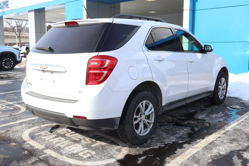 Thumbnail: 2017 Chevrolet Equinox - 6