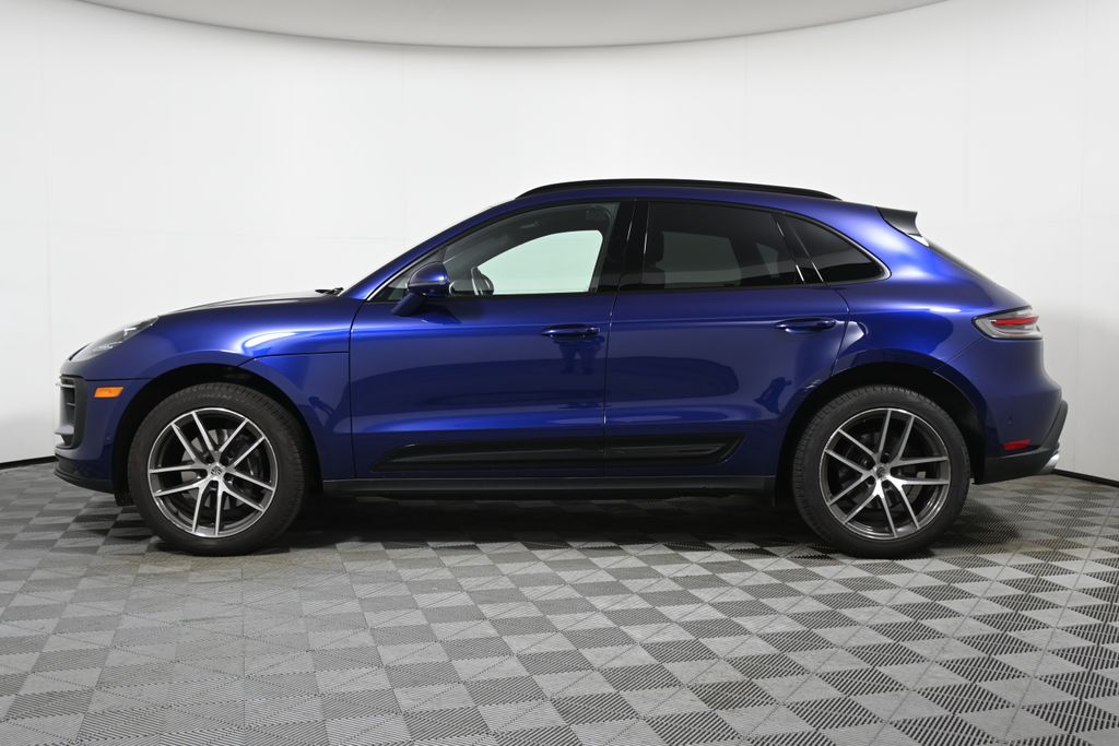 Thumbnail: 2022 Porsche Macan - 2