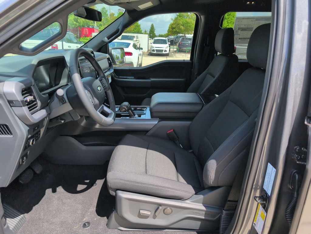 New 2026 Gray Ford XLT image 5