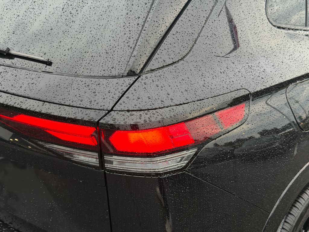 New 2026  Volkswagen 2.0T SE R-Line Black image 8