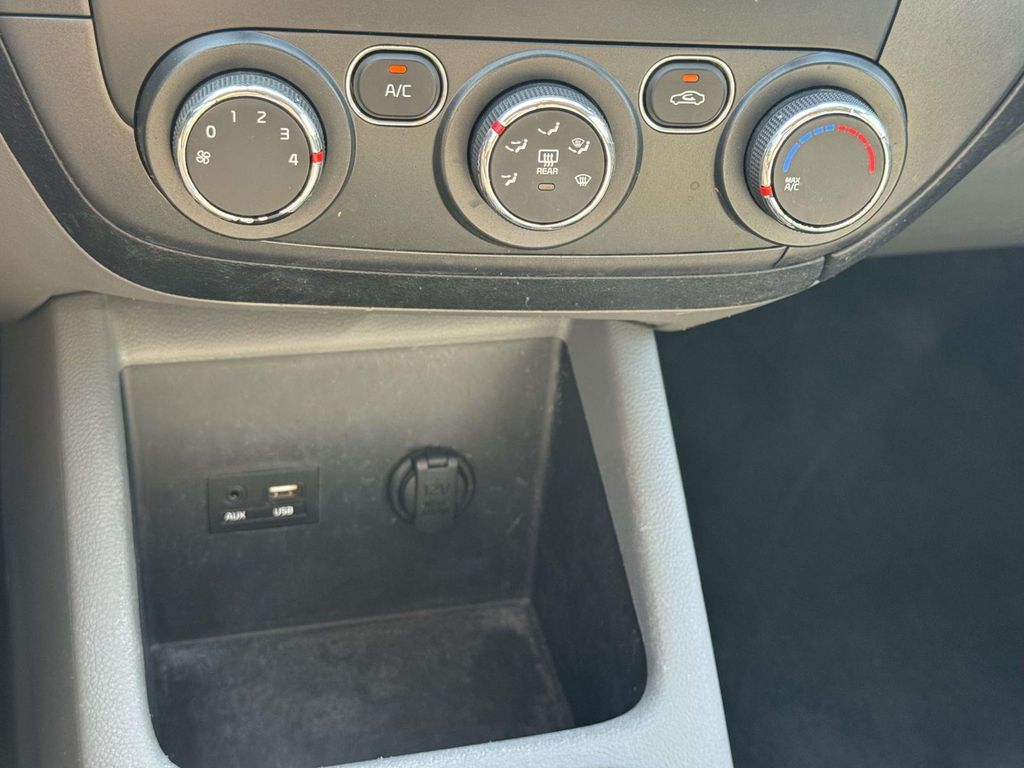 Used 2017 White Kia LX image 26