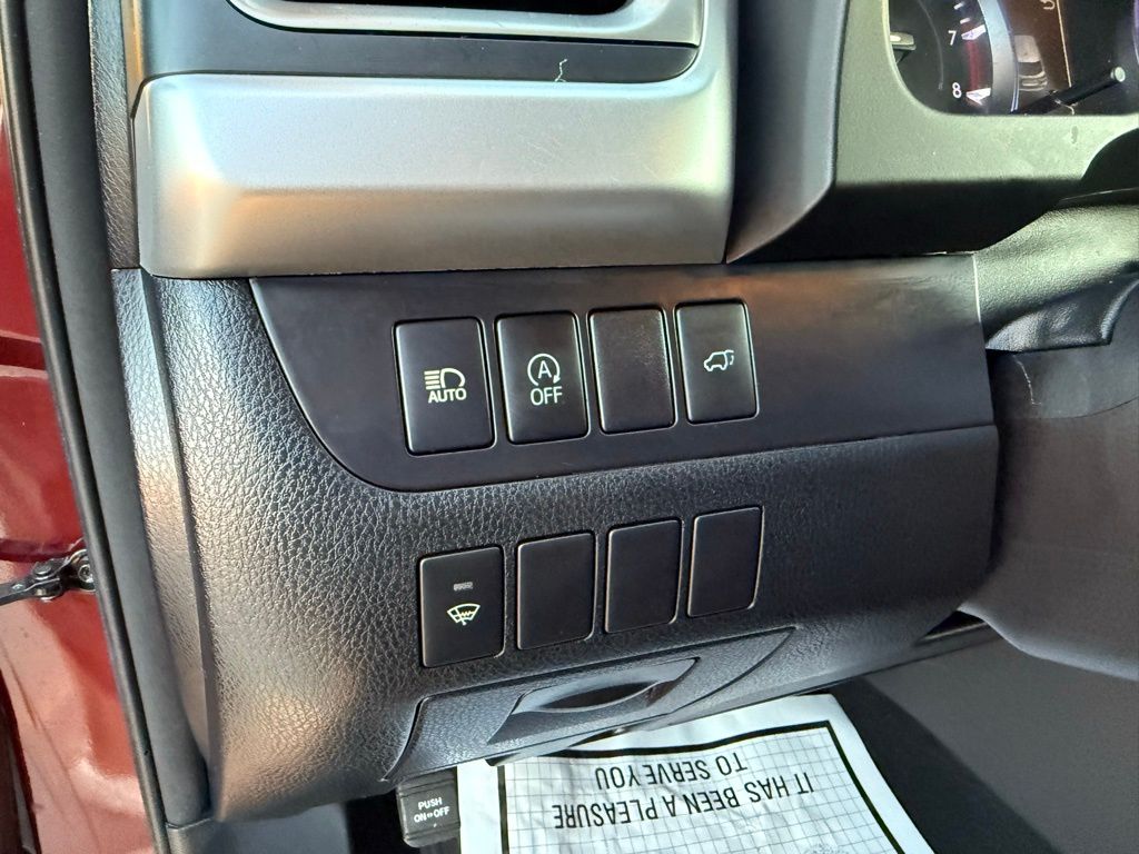 Thumbnail: 2017 Toyota Highlander - 11