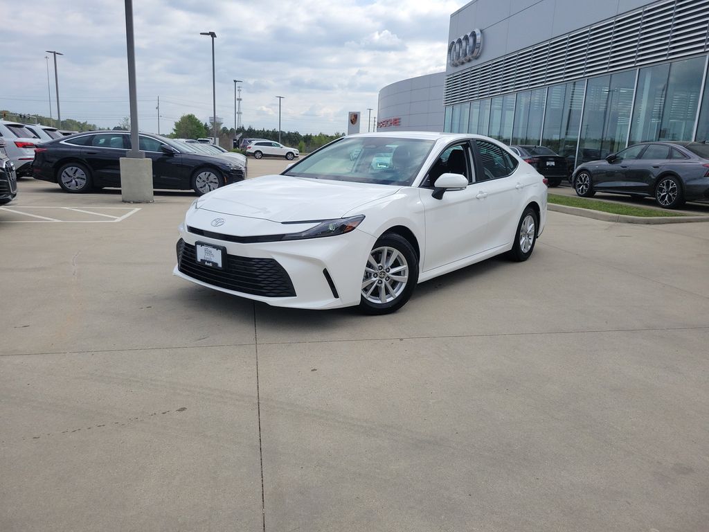 2025 Toyota Camry LE FWD