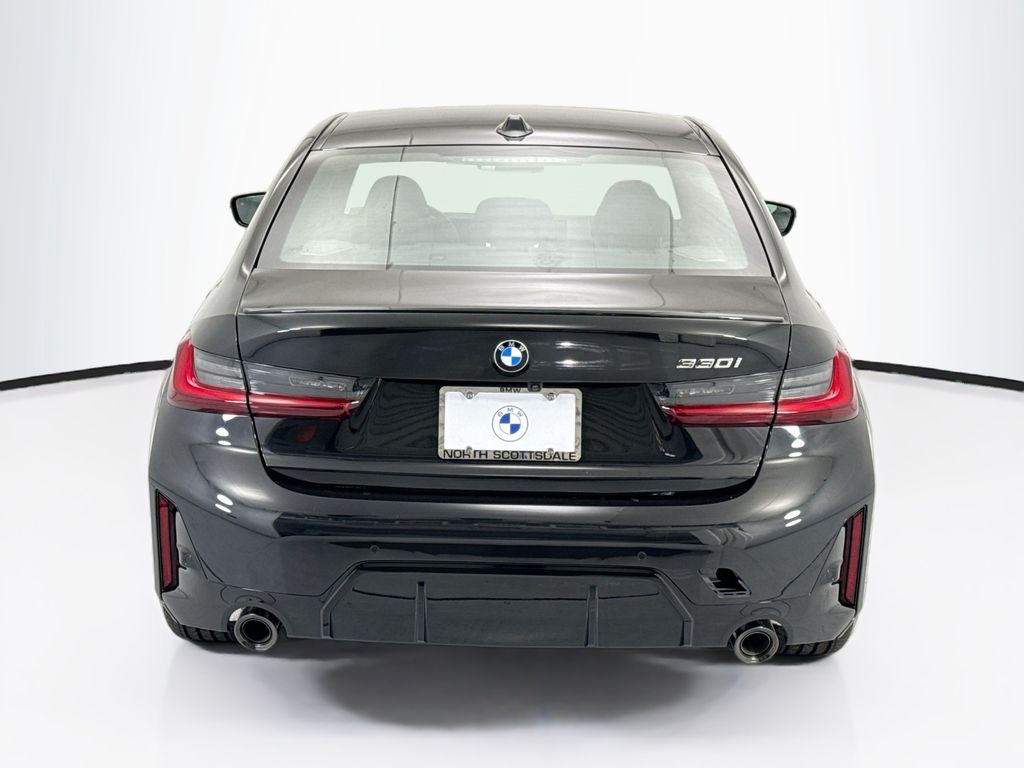 Thumbnail: 2026 BMW 3 Series - 6