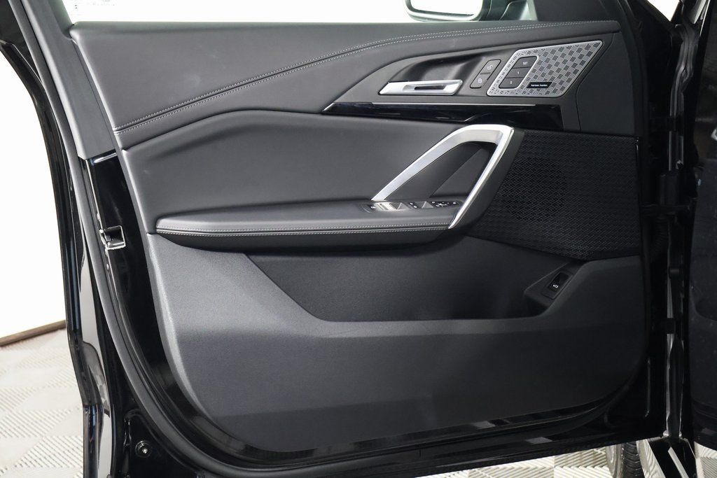 Thumbnail: 2025 BMW X1 - 12