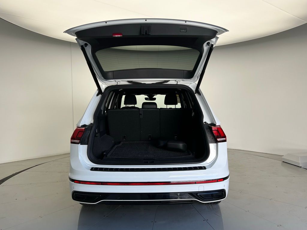 Thumbnail: 2022 Volkswagen Tiguan - 5