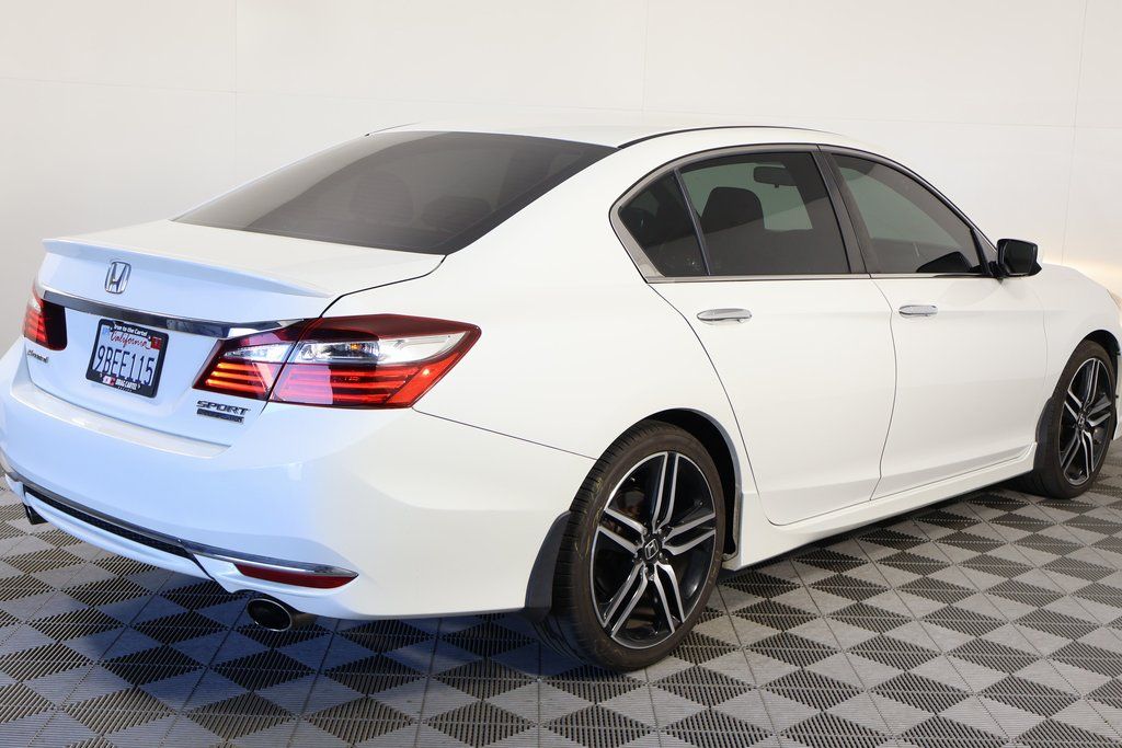 Thumbnail: 2017 Honda Accord - 3