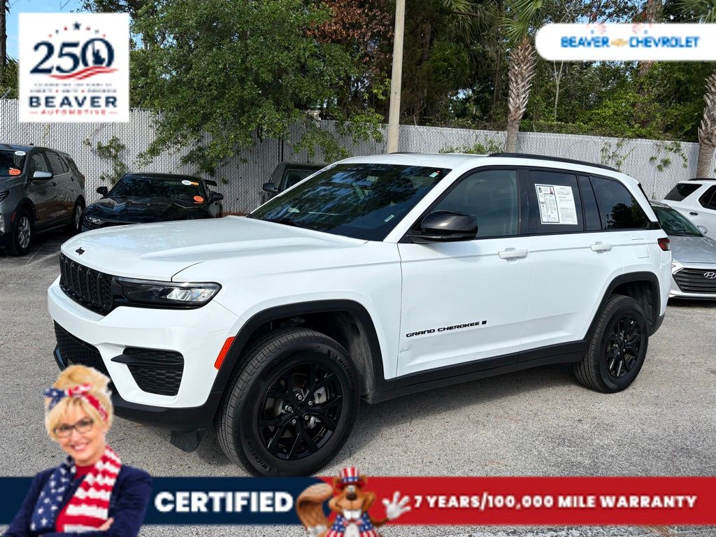 Bright White Clearcoat 2025 Jeep Grand Cherokee SUV / Crossover Four-Wheel Drive 8-Speed Automatic