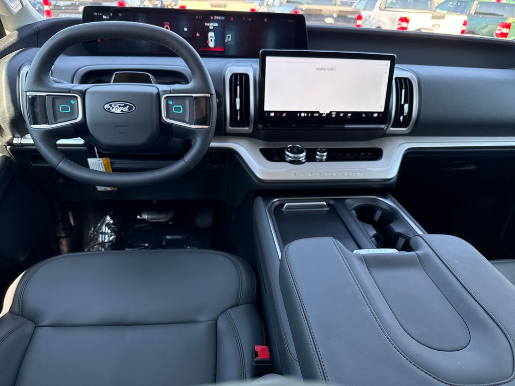 2025 Ford Expedition MAX photo 3