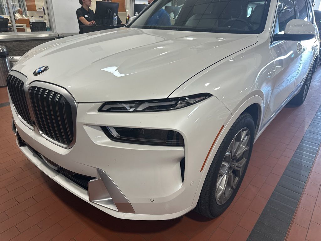 Thumbnail: 2023 BMW X7 - 2