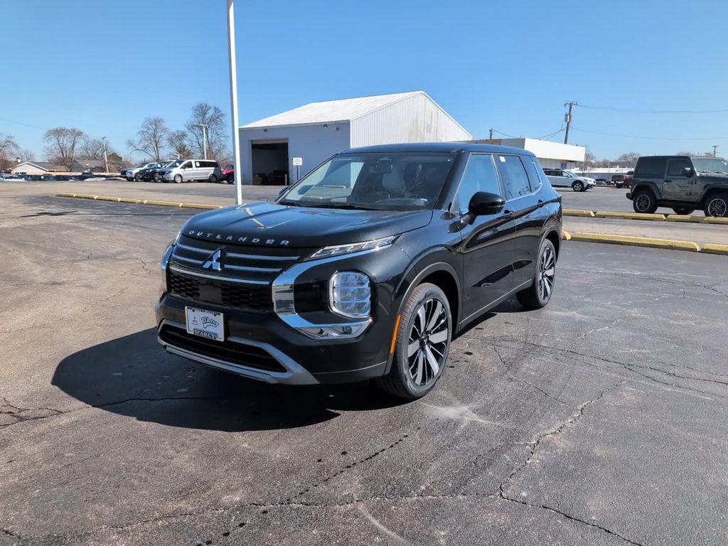 New 2026 Black Mitsubishi SE image 2