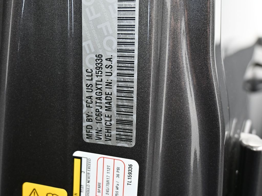 New 2026 Granite Crystal Metallic Clearcoat Jeep Sport image 16