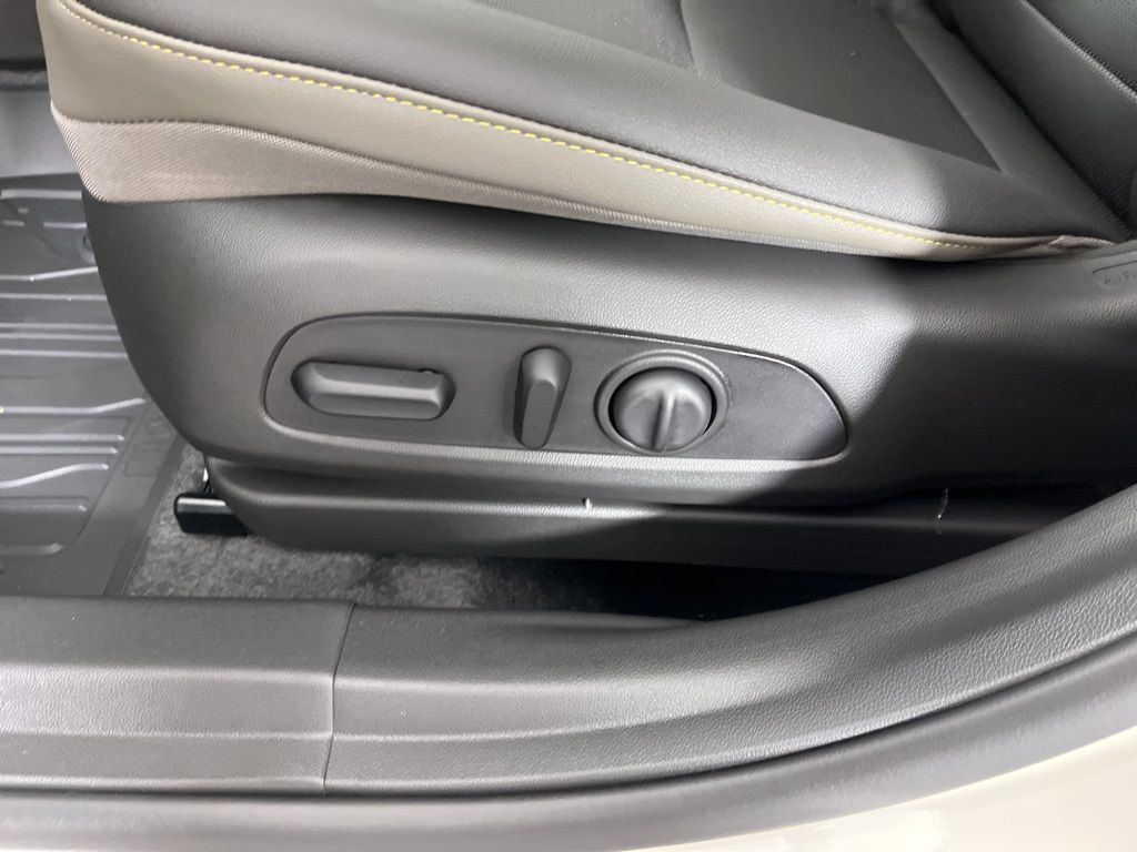 Thumbnail: 2026 Chevrolet Trax - 23