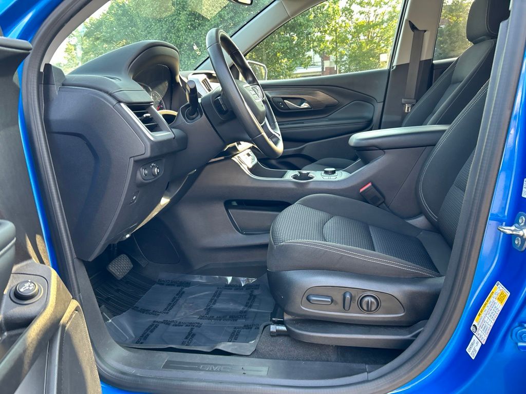 Used 2024 Blue GMC SLE image 19